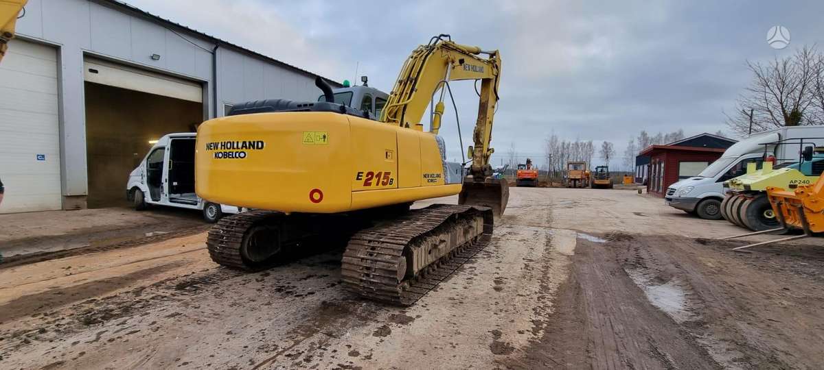 New Holland 215 B, ekskavatoriai