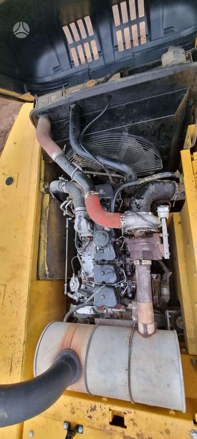 New Holland 215 B, ekskavatoriai