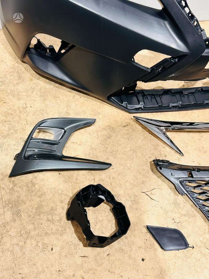 Lexus CT 200h bumper reinforcement