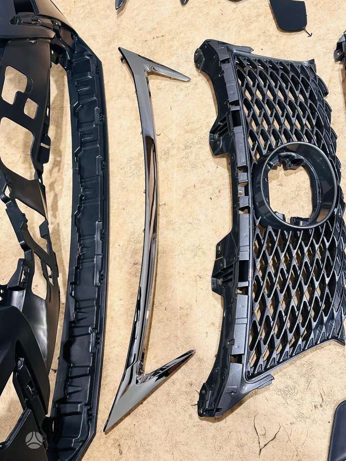 Lexus CT 200h bumper reinforcement