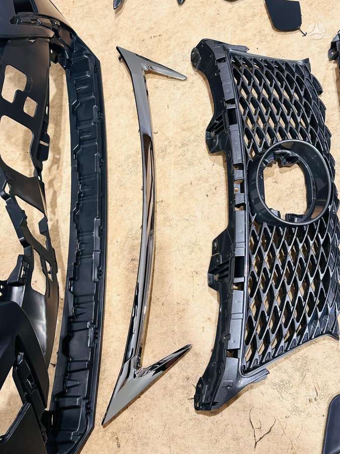 Lexus CT 200h bumper reinforcement