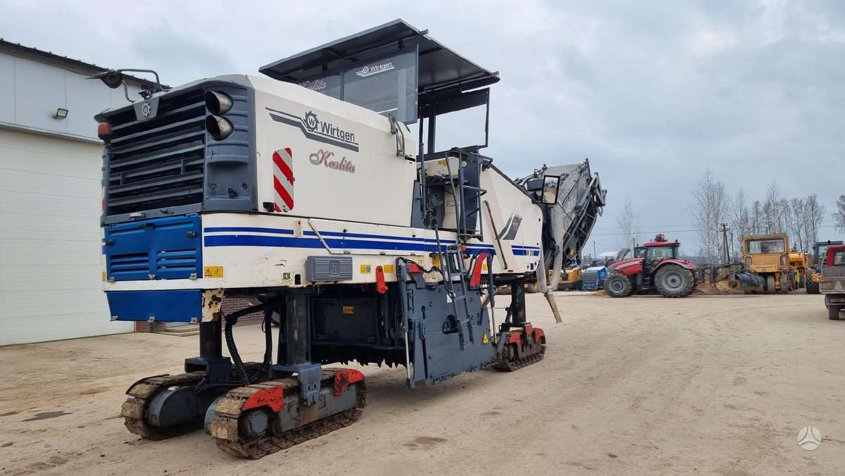 Wirtgen W210, kelių tiesimo mašinos