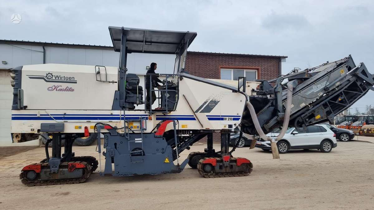 Wirtgen W210, kelių tiesimo mašinos