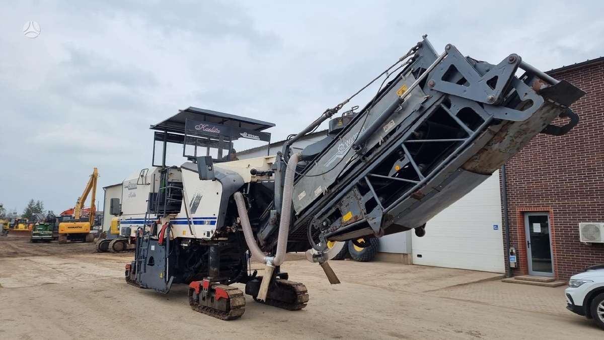 Wirtgen W210, kelių tiesimo mašinos