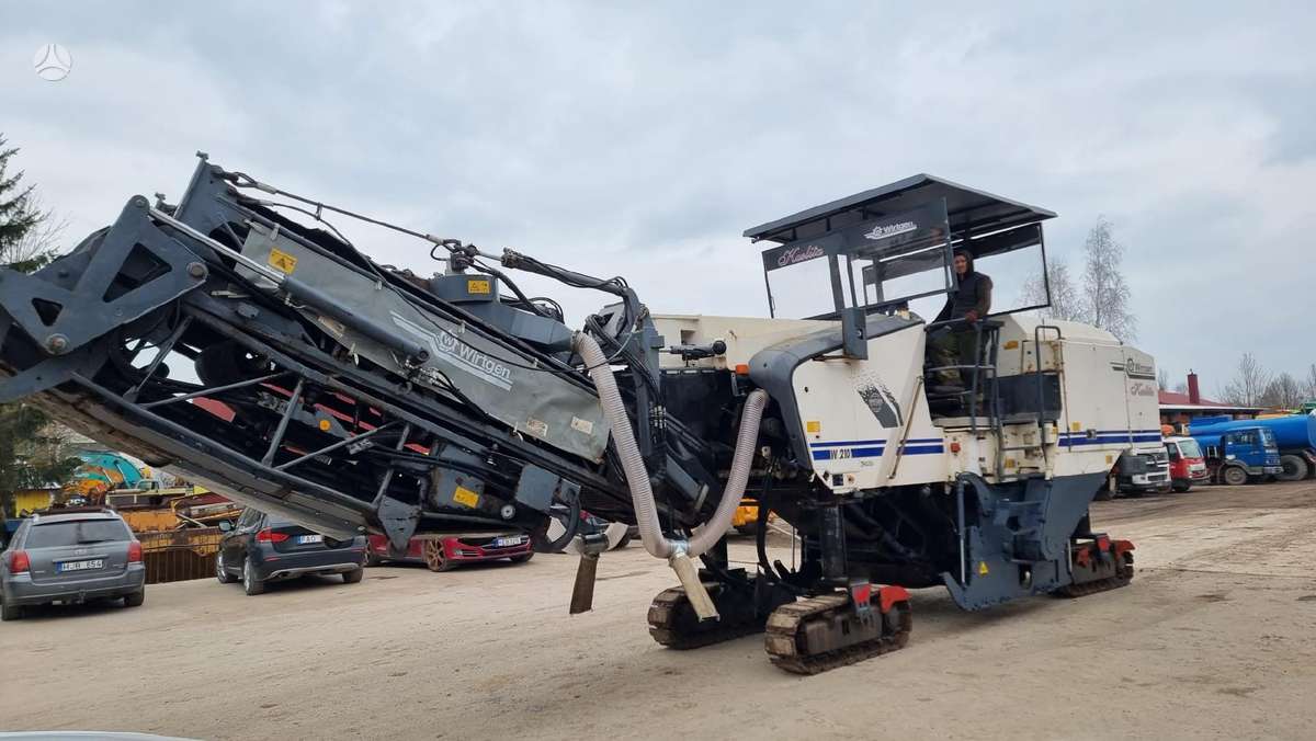 Wirtgen W210, kelių tiesimo mašinos