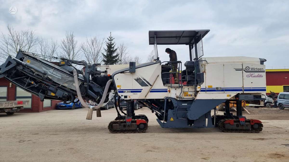 Wirtgen W210, kelių tiesimo mašinos