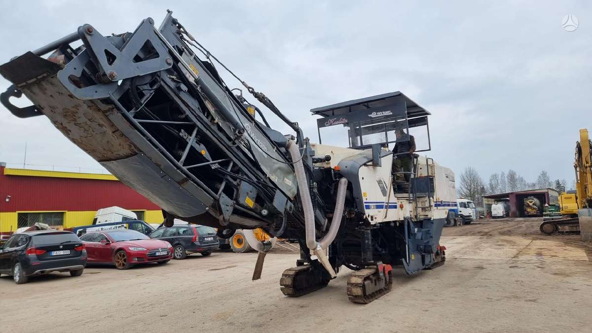 Wirtgen W210, kelių tiesimo mašinos