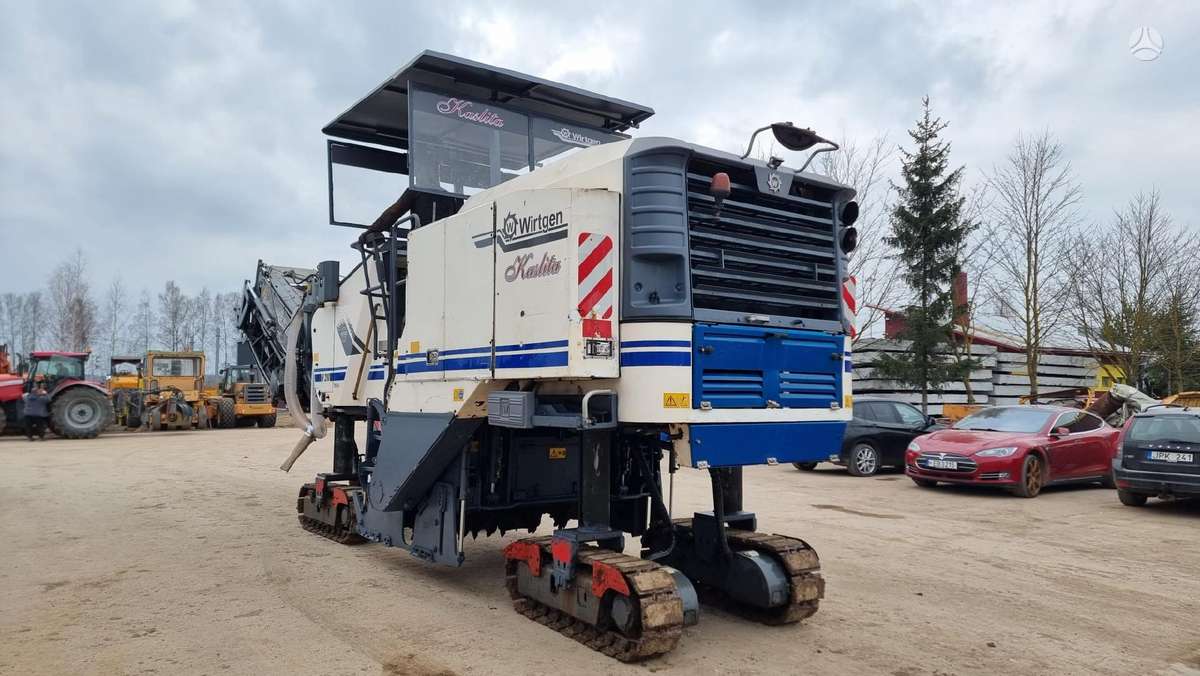 Wirtgen W210, kelių tiesimo mašinos