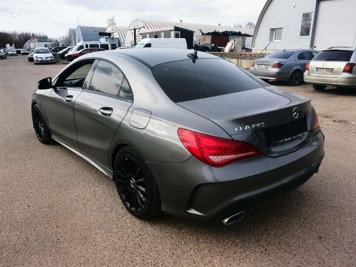 Mercedes-Benz CLA220