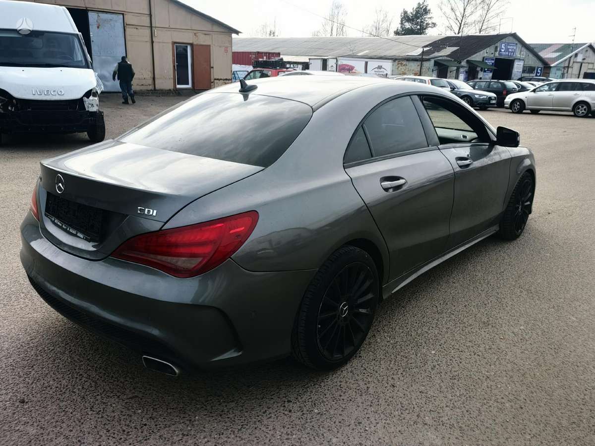 Mercedes-Benz CLA220