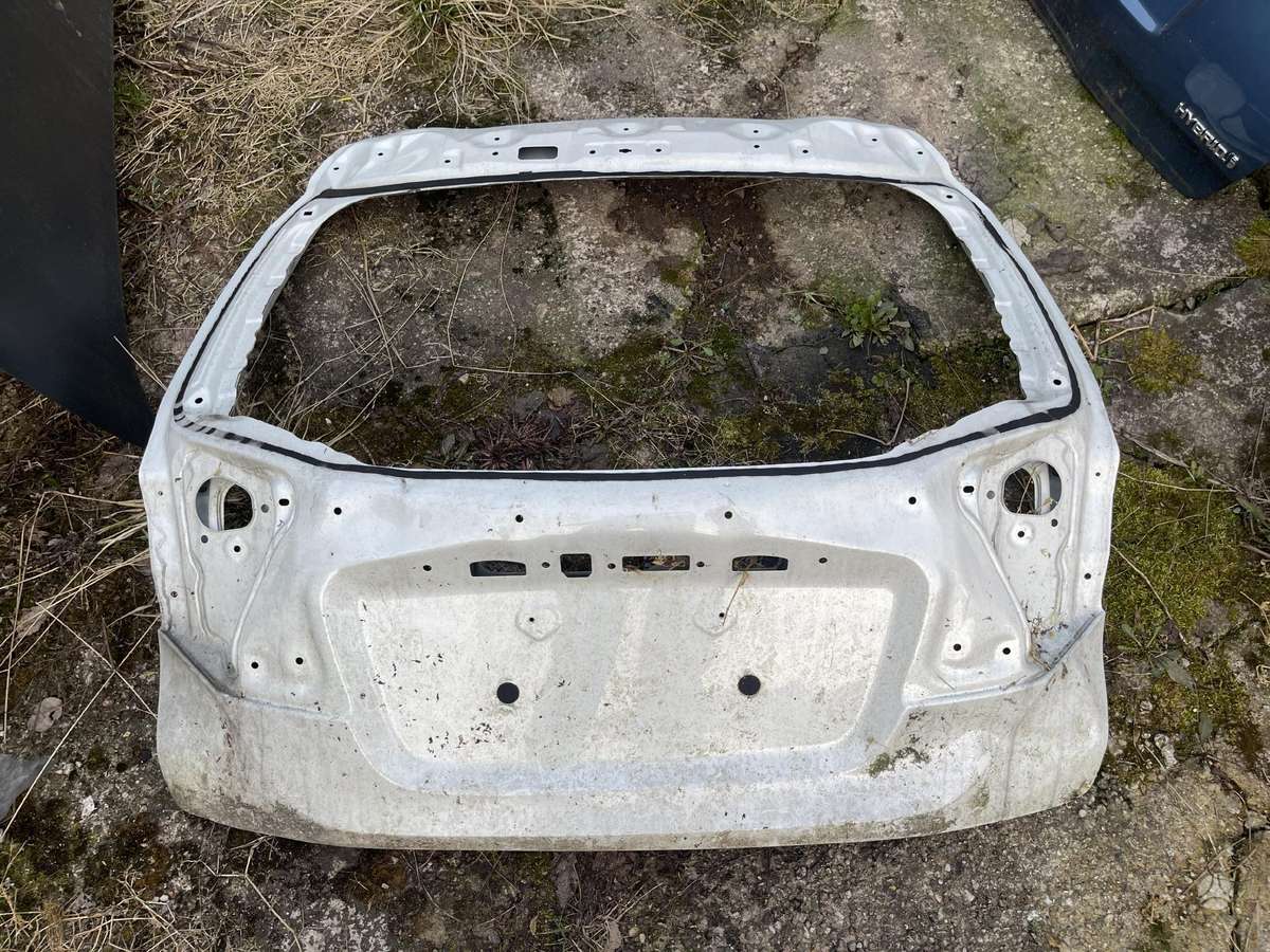 Toyota C-HR Turim daugiau daliu