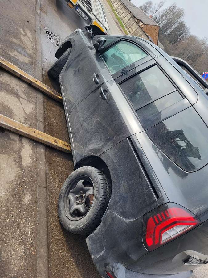 Renault Kangoo по частям