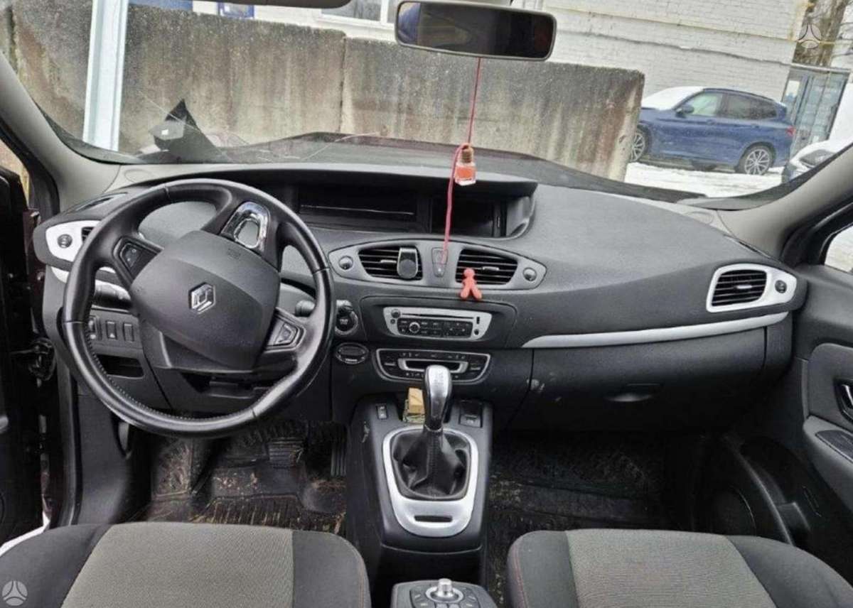 Renault Scenic for parts