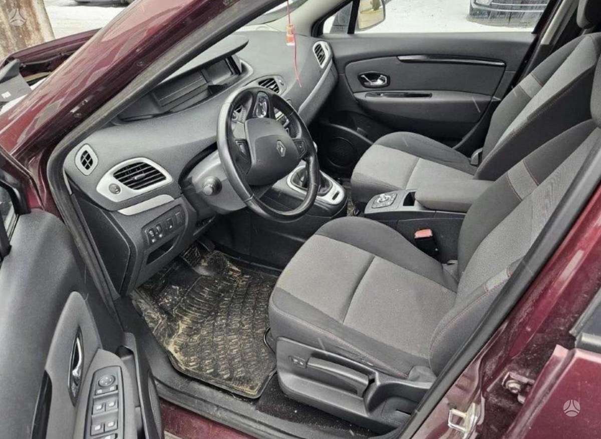 Renault Scenic dalimis