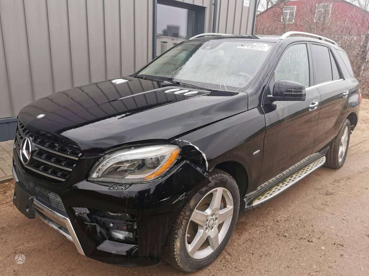 Mercedes-Benz ML550 dalimis
