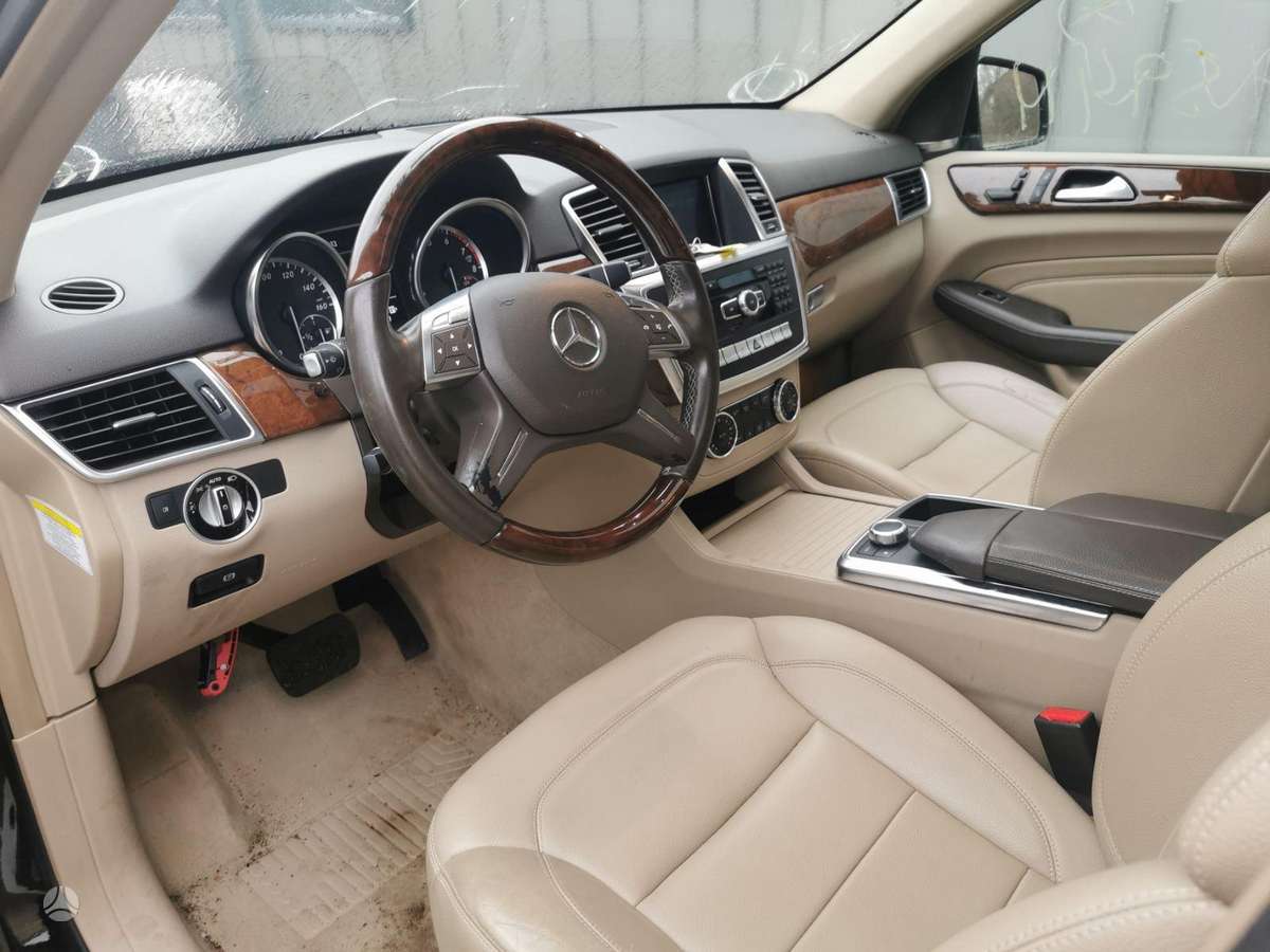 Mercedes-Benz ML550 по частям