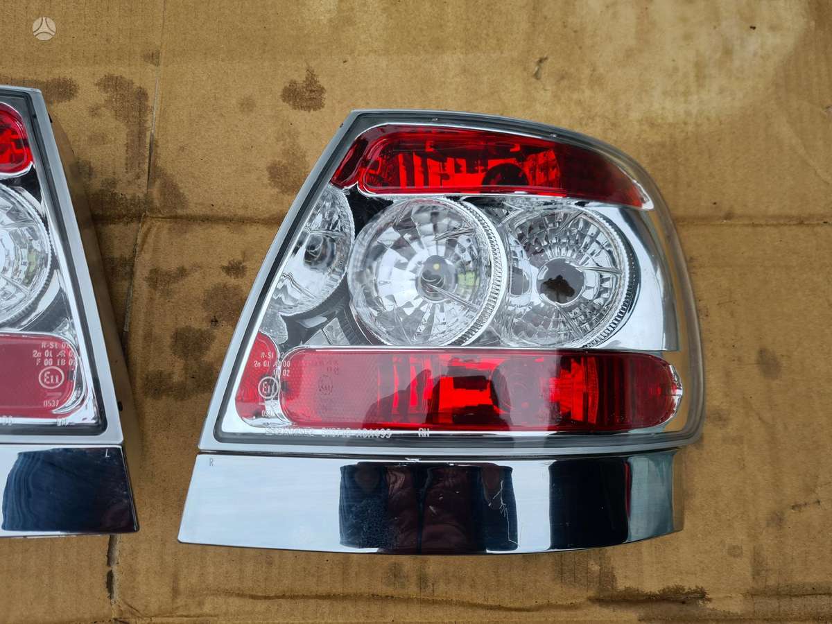 Audi A4 žibintai