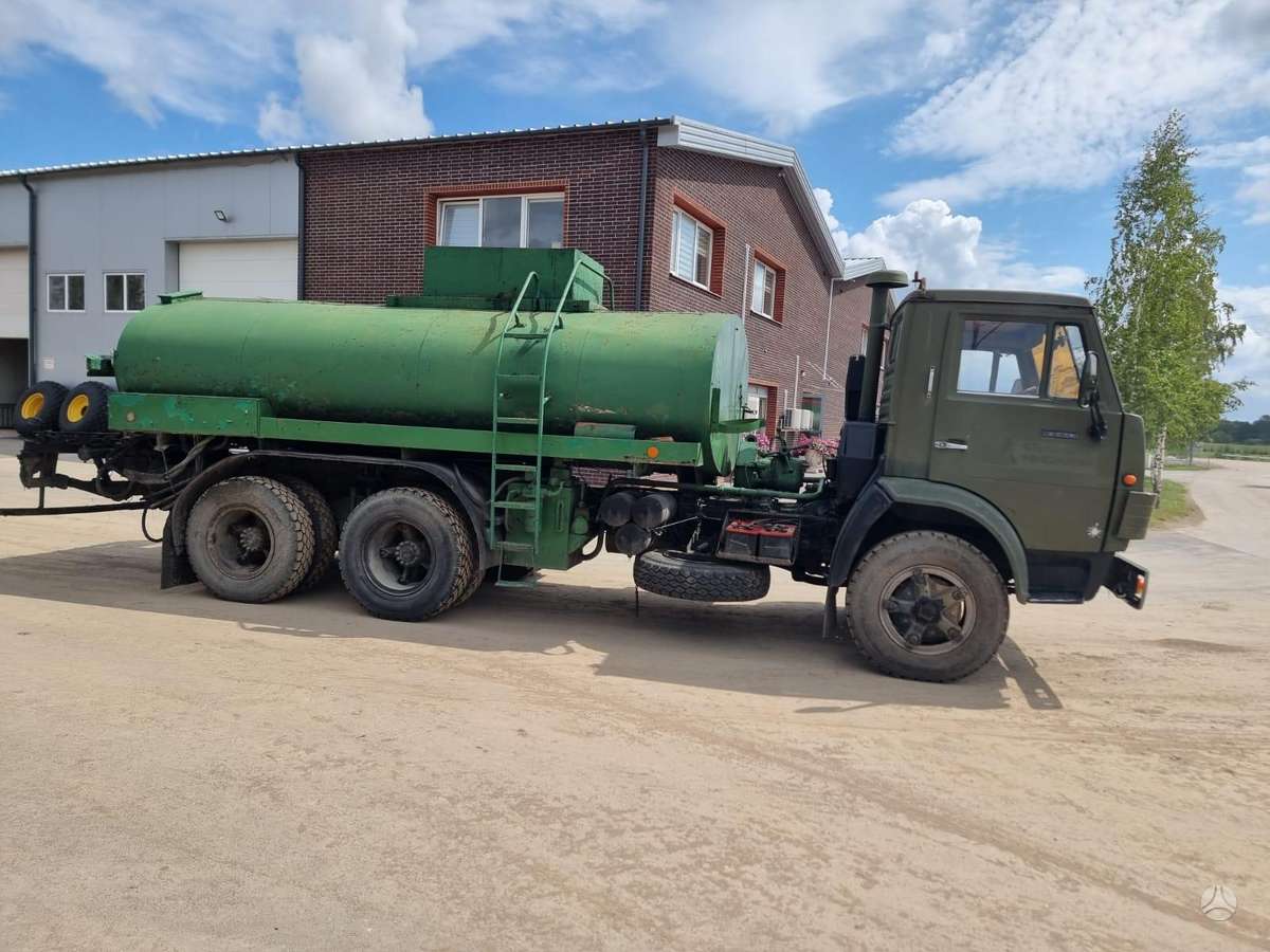 Kamaz 53211, paving machinery