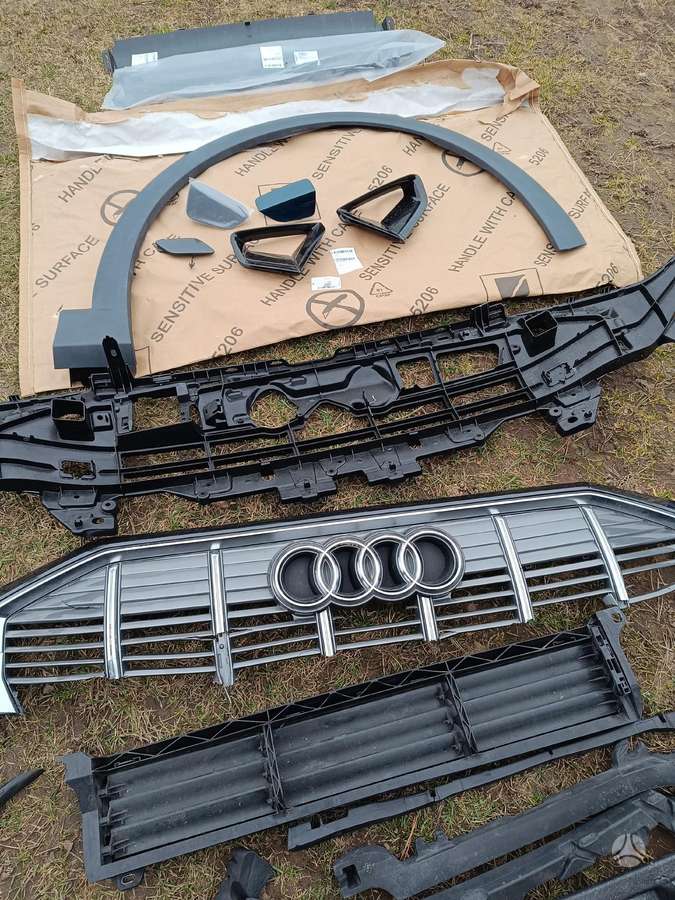 Audi e-tron kėbulo dalys