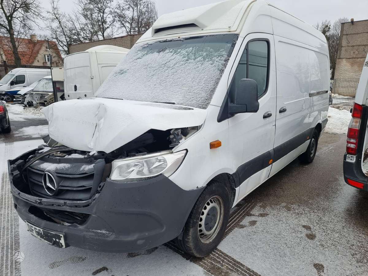 Mercedes-Benz Sprinter, preču