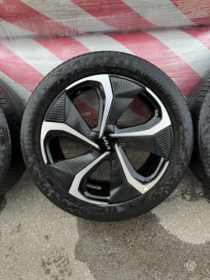 KIA EV6, light alloy, R20