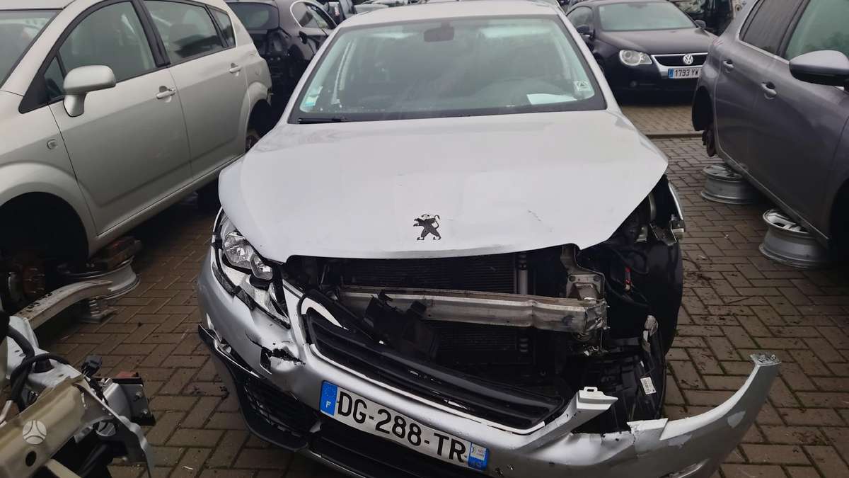 Peugeot 308 по частям