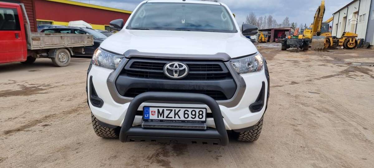 Toyota Hilux - 2