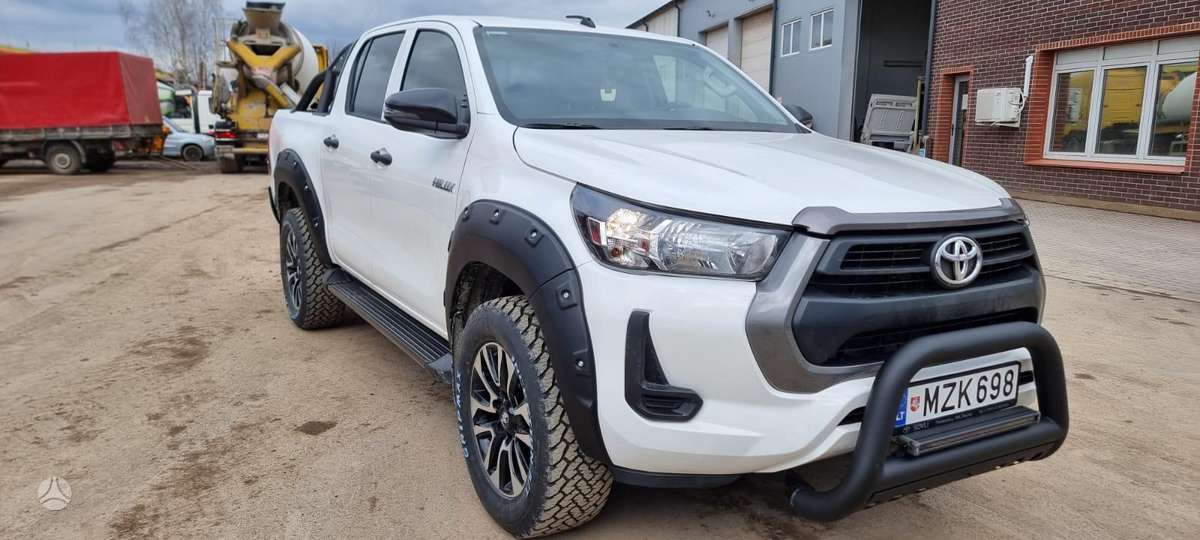 Toyota Hilux - 3