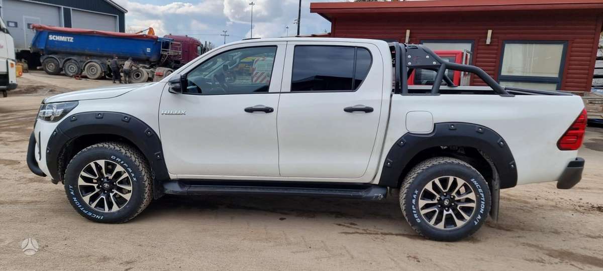 Toyota Hilux - 6