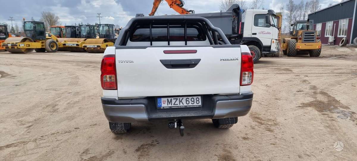 Toyota Hilux - 7
