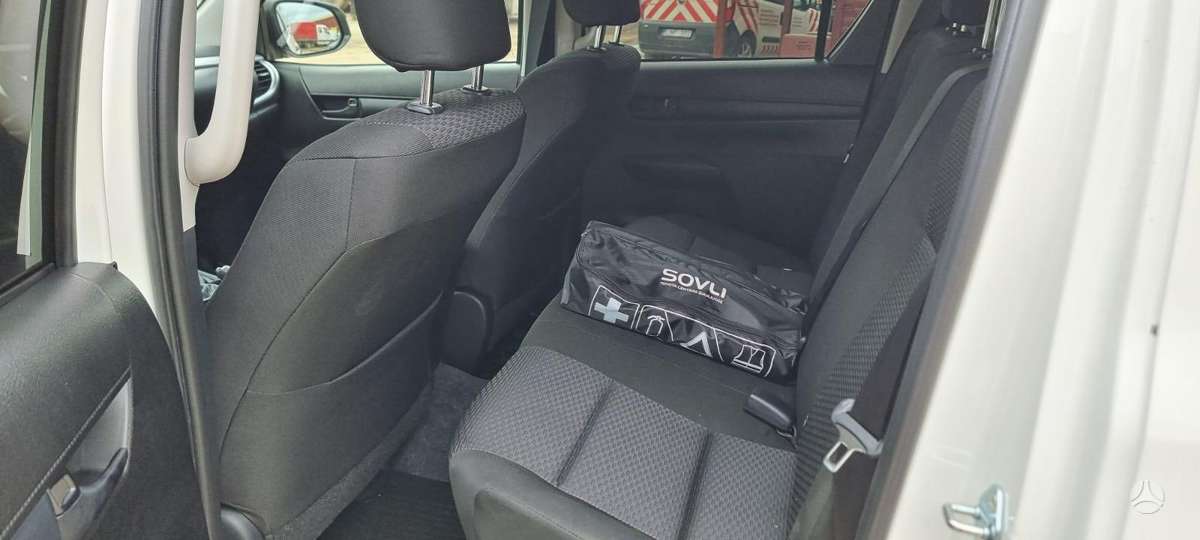 Toyota Hilux - 10