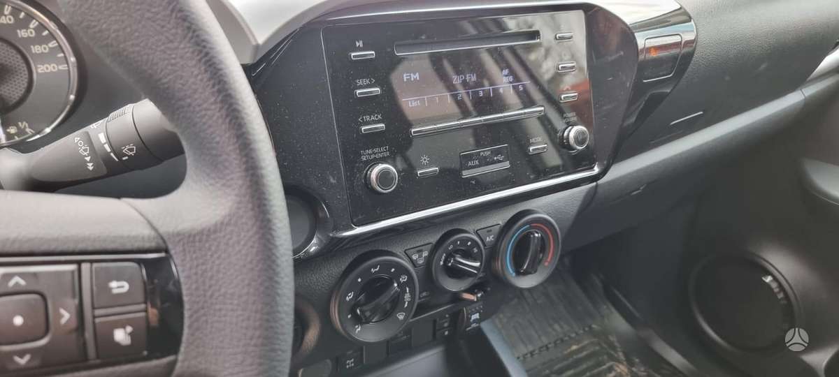 Toyota Hilux - 11