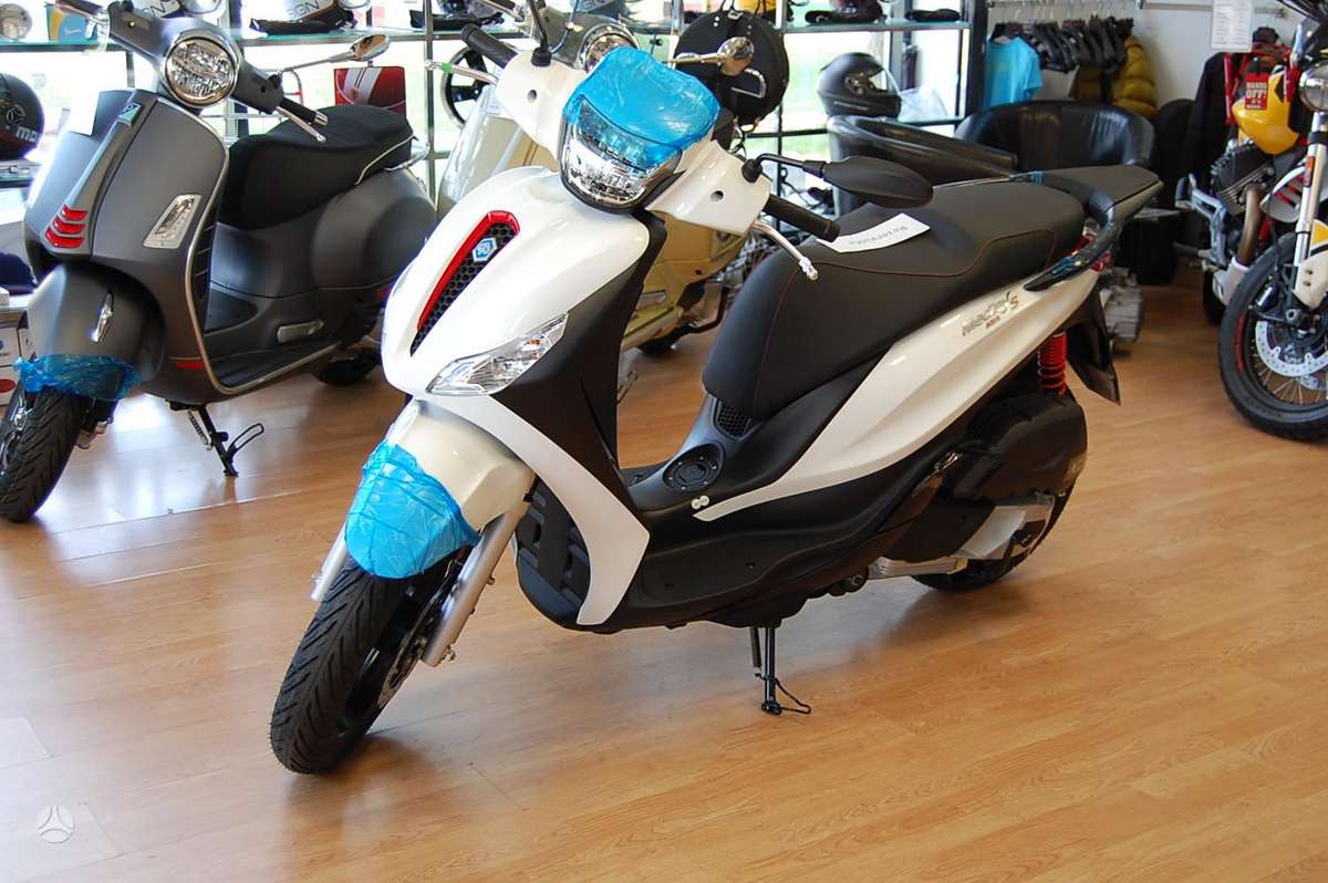 Piaggio Medley 125cc, scooters / mopeds