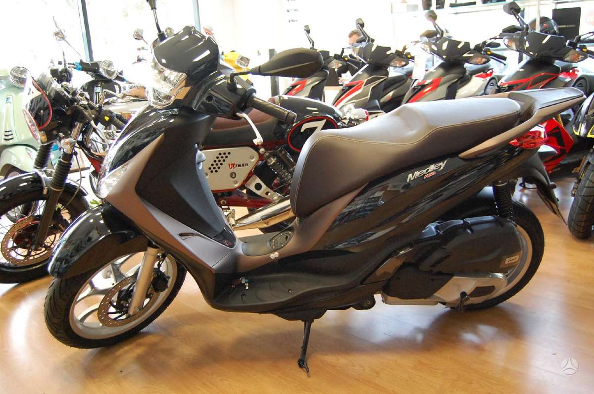 Piaggio Medley 125cc, scooters / mopeds