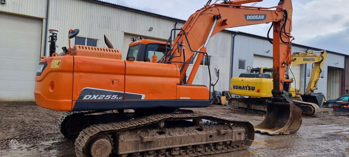 Doosan DX 255 LC-3, ekskavatoriai