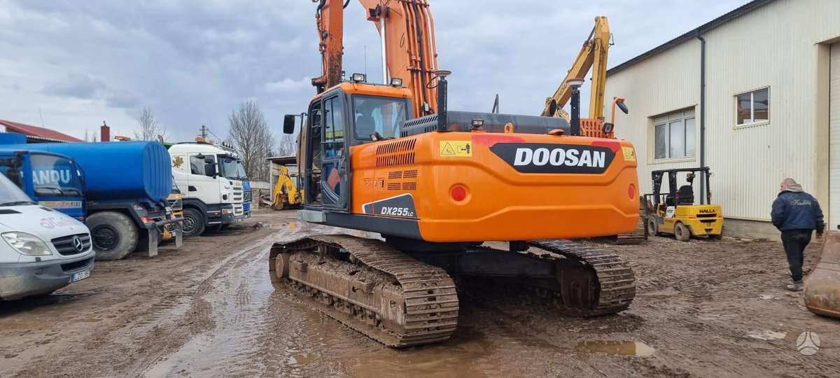 Doosan DX 255 LC-3, ekskavatoriai