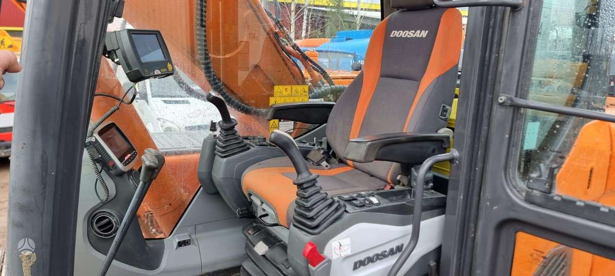Doosan DX 255 LC-3, excavator