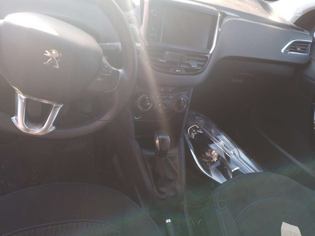 Peugeot 208 rezerves daļās