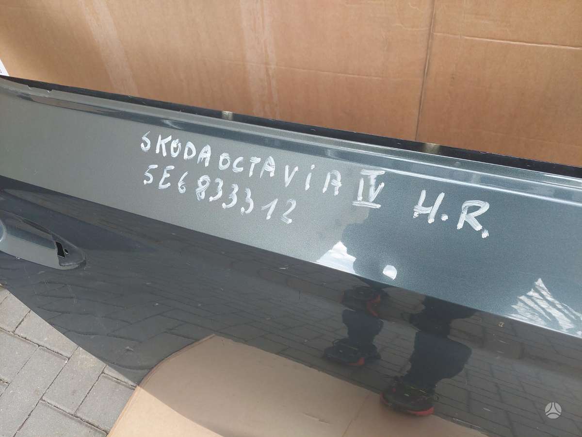 Skoda Octavia, 5E6833312, двери
