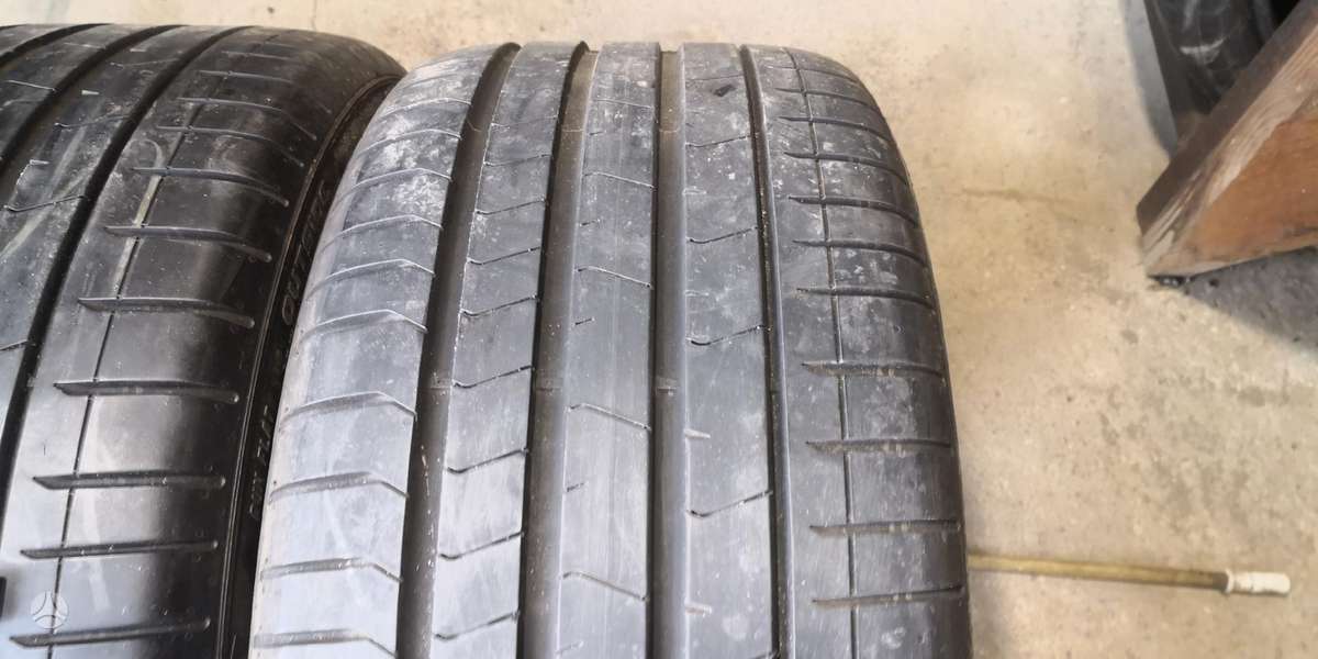 Pirelli P Zero PZ4, летние 245/30 R20