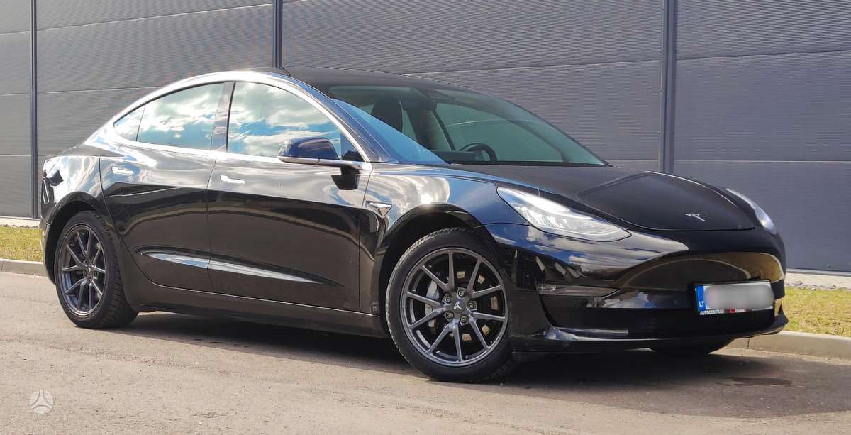 Tesla Model 3, 82 kWh, hatchback