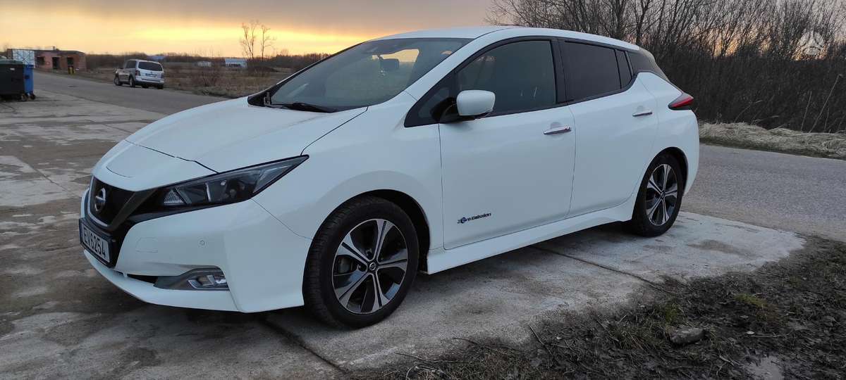 Nissan Leaf, 40 kWh, hatchback