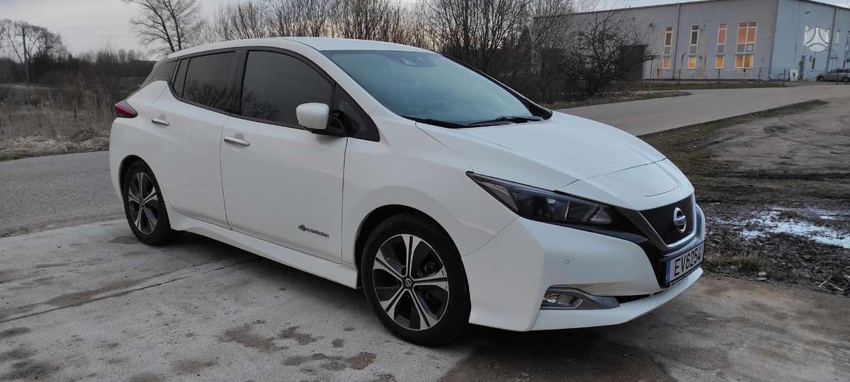 Nissan Leaf, 40 kWh, hatchback