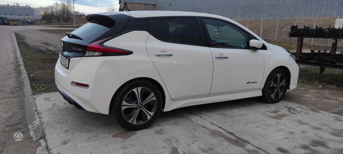 Nissan Leaf, 40 kWh, hatchback