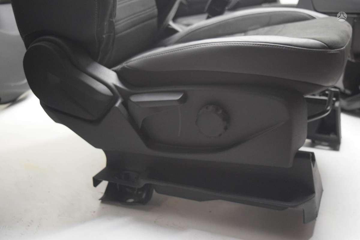 Ford Kuga сиденья