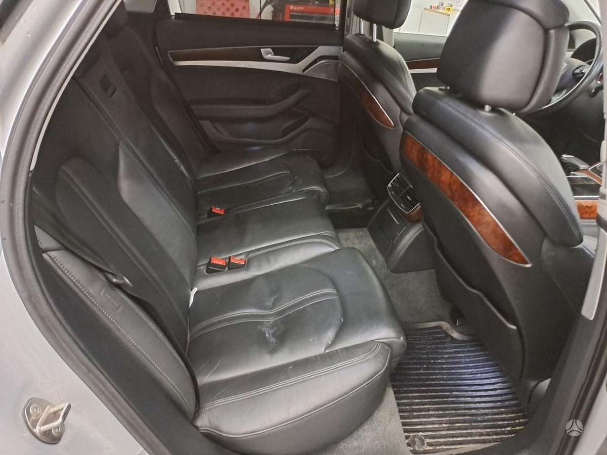 Audi A8 dalimis
