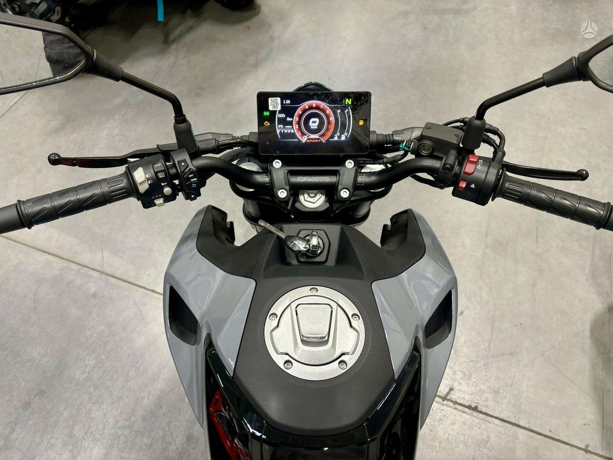 CFMOTO 300NK 293cc, street / classic
