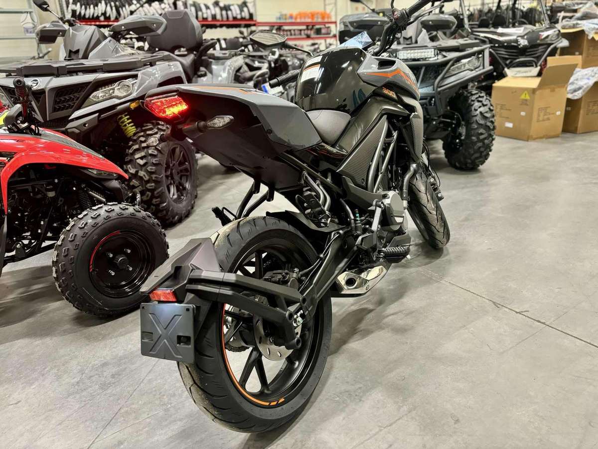 CFMOTO 300NK 293cc, street / classic