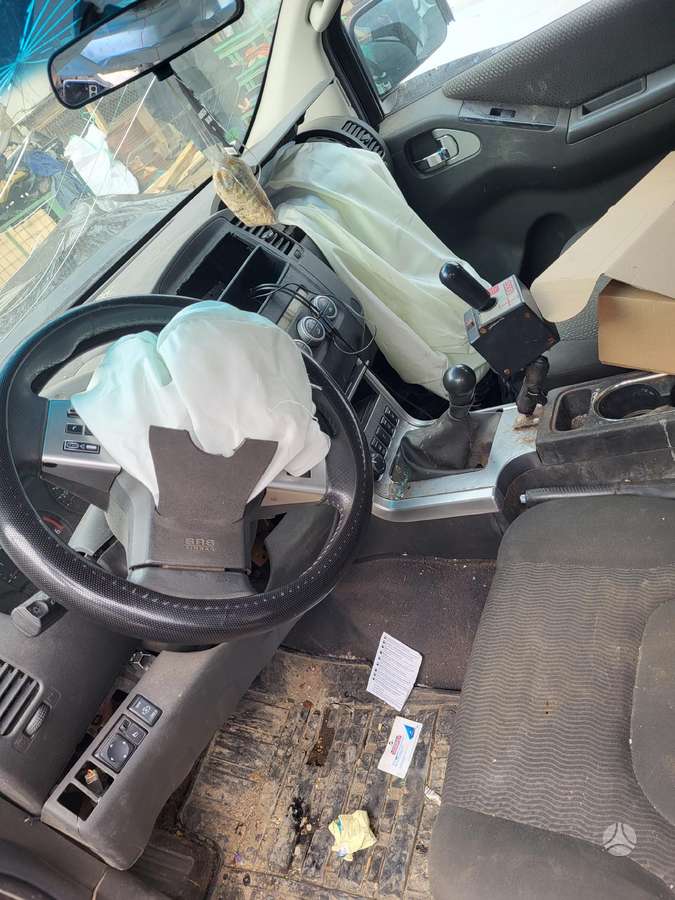 Nissan Navara по частям