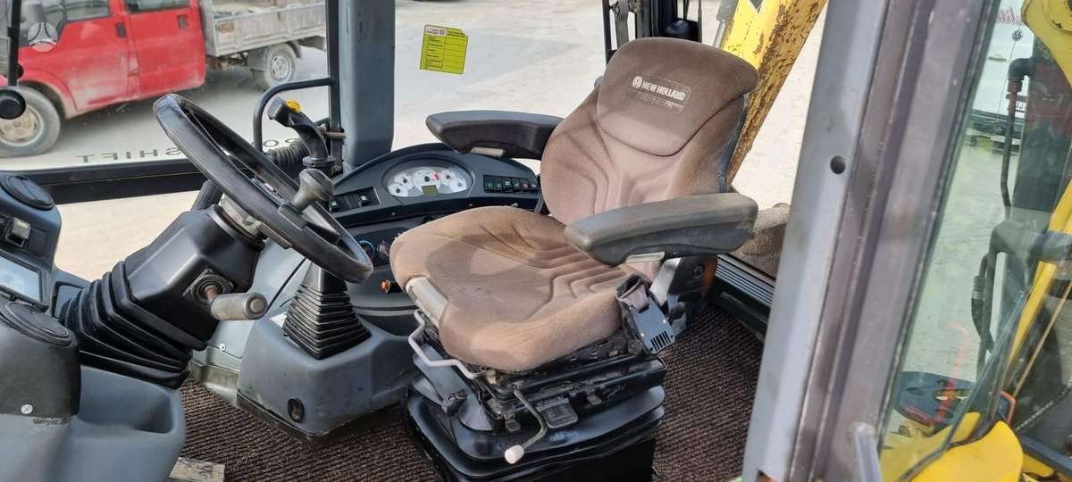 New Holland B115 C, excavator loader